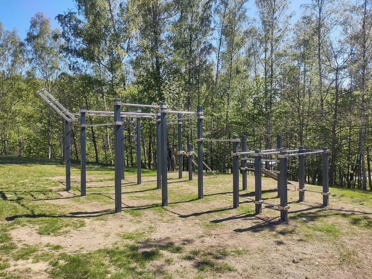 Dodání a instalace workoutové sestavy v ulici U Domoviny Dodání a instalace workoutové sestavy v ulici U Domoviny